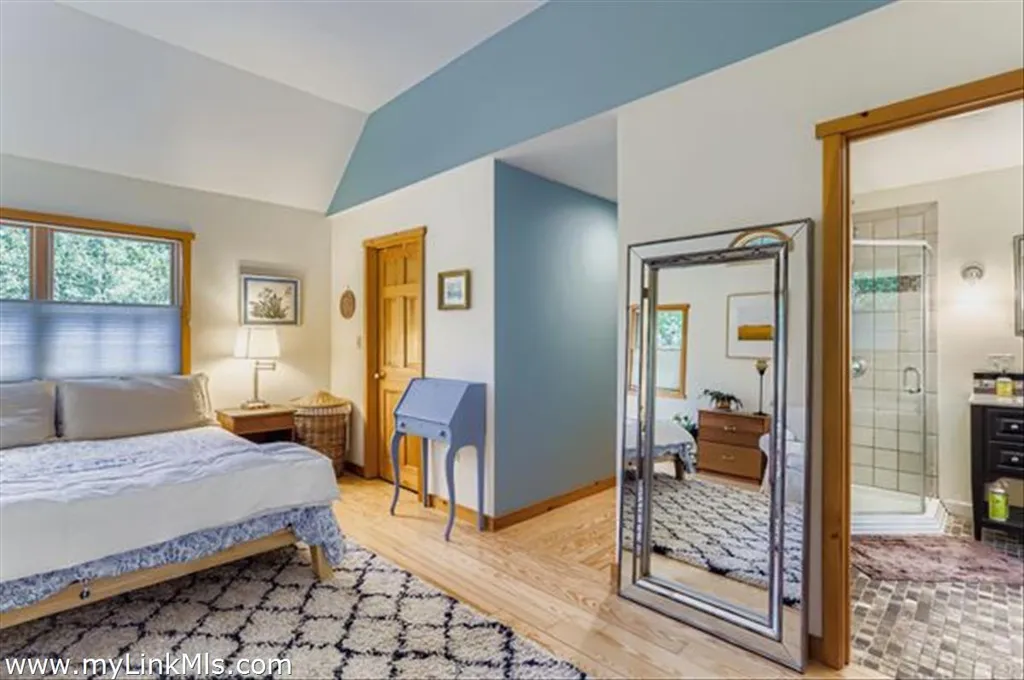 81 Leland Avenue Vineyard Haven MA 02568
