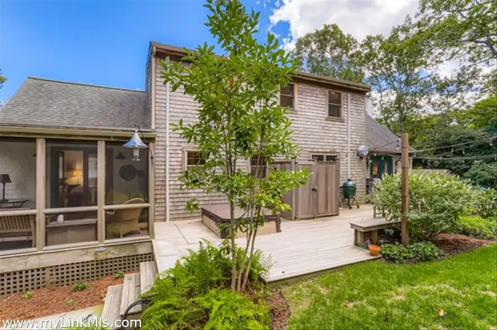 81 Leland Avenue Vineyard Haven MA 02568