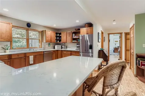 81 Leland Avenue Vineyard Haven MA 02568