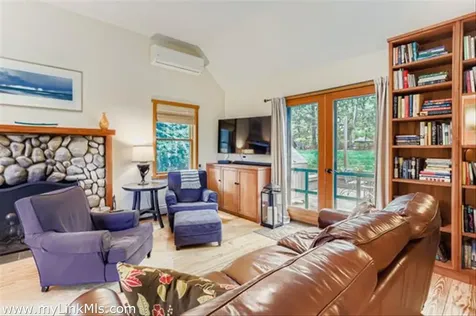 81 Leland Avenue Vineyard Haven MA 02568