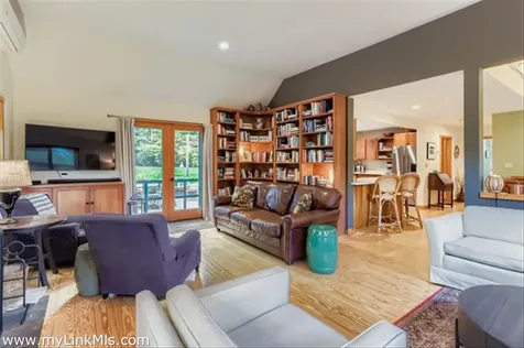 81 Leland Avenue Vineyard Haven MA 02568