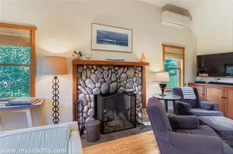 81 Leland Avenue Vineyard Haven MA 02568