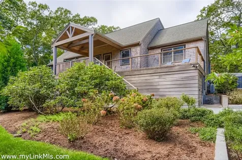 81 Leland Avenue Vineyard Haven MA 02568