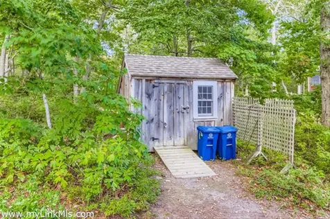 81 Leland Avenue Vineyard Haven MA 02568