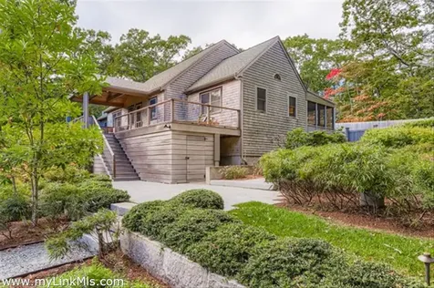 81 Leland Avenue Vineyard Haven MA 02568