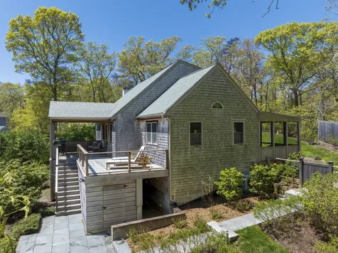 81 Leland Avenue Vineyard Haven MA 02568