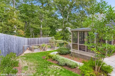 81 Leland Avenue Vineyard Haven MA 02568