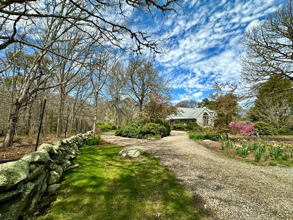 26 Bijahs Way Chilmark MA 02535