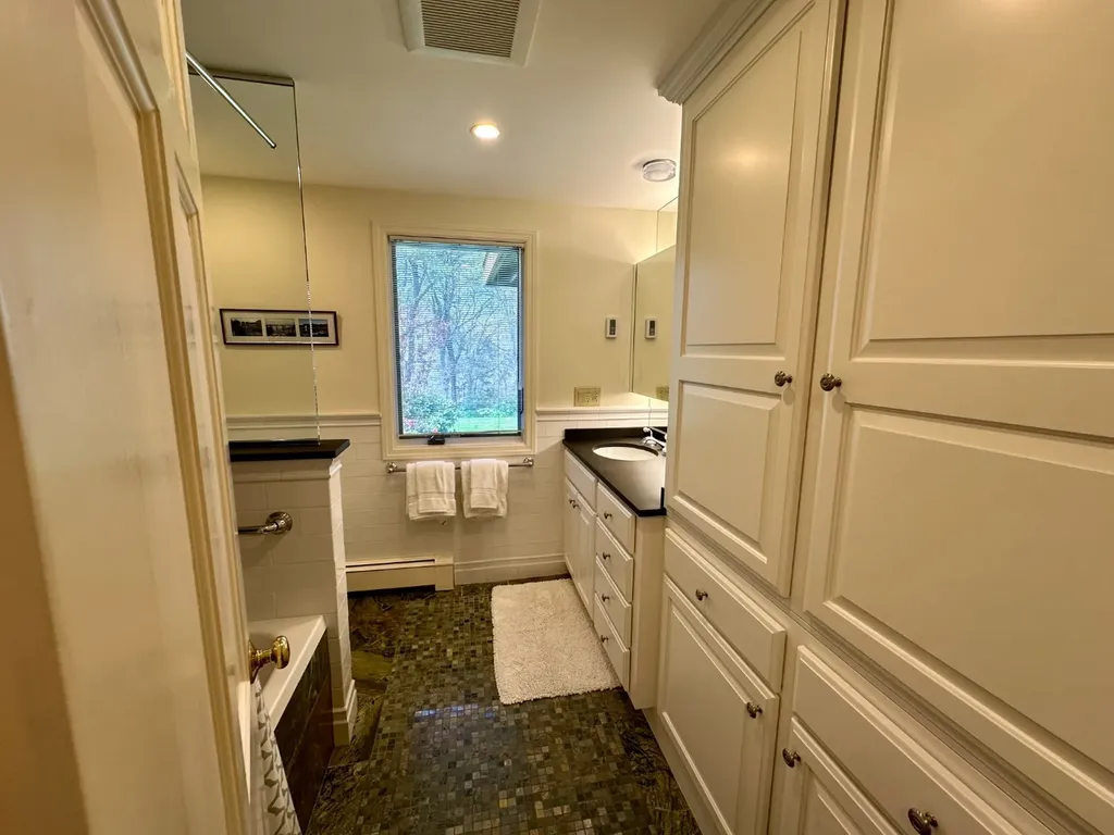 26 Bijahs Way Chilmark MA 02535