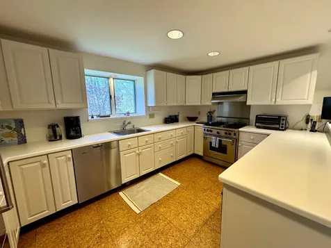 26 Bijahs Way Chilmark MA 02535