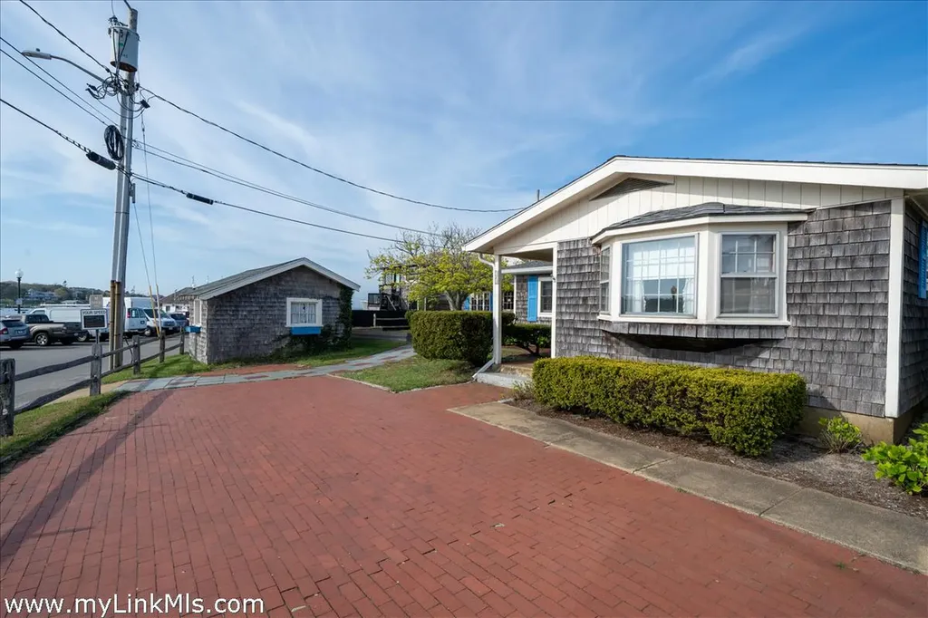23 Circuit Avenue Extension Oak Bluffs MA 02557