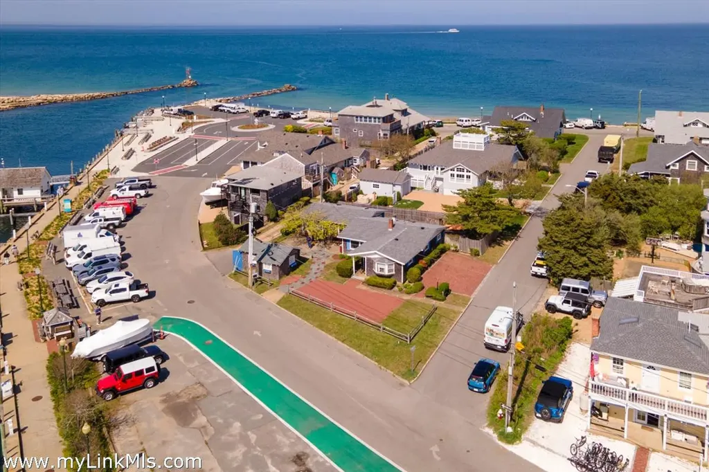 23 Circuit Avenue Extension Oak Bluffs MA 02557