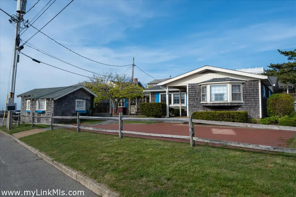 23 Circuit Avenue Extension Oak Bluffs MA 02557
