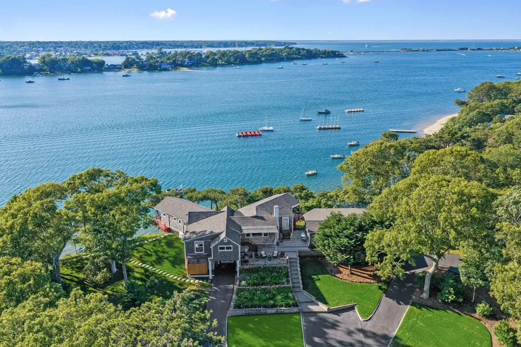 217 Barnes Road Oak Bluffs MA 02557