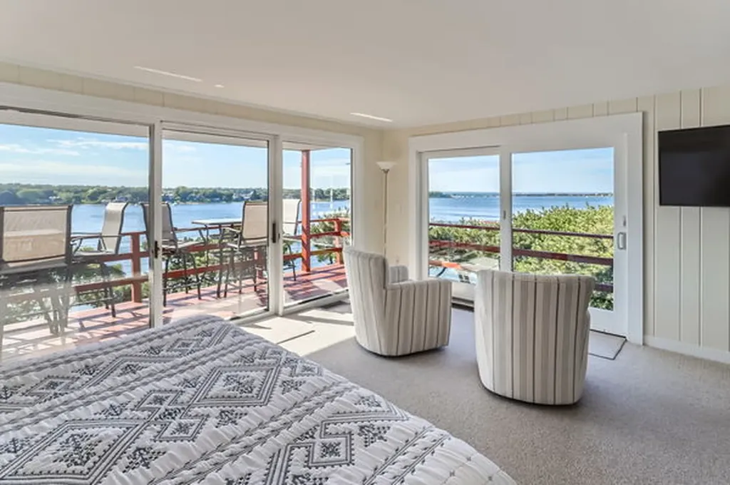 217 Barnes Road Oak Bluffs MA 02557