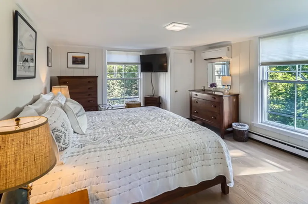 217 Barnes Road Oak Bluffs MA 02557