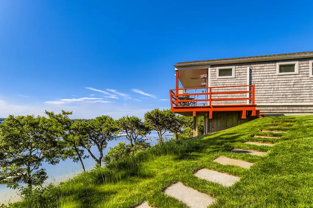 217 Barnes Road Oak Bluffs MA 02557