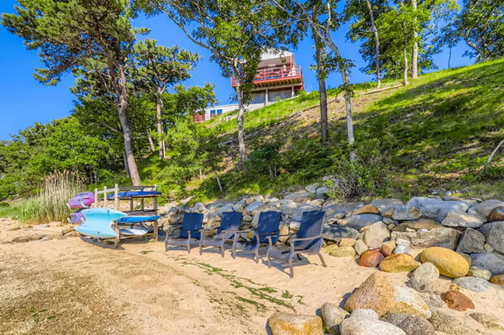 217 Barnes Road Oak Bluffs MA 02557