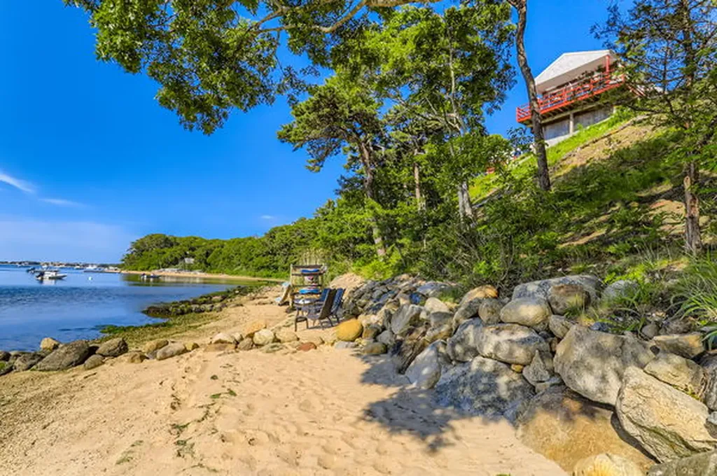 217 Barnes Road Oak Bluffs MA 02557