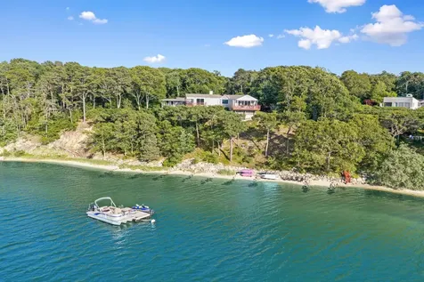 217 Barnes Road Oak Bluffs MA 02557