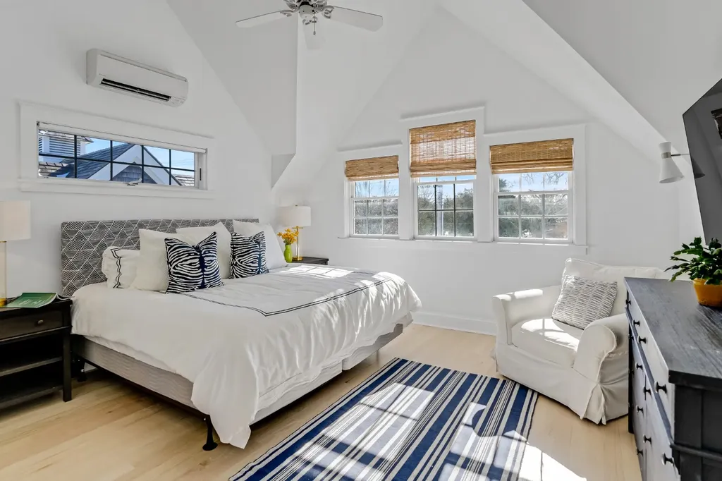 99 Cooke Street Edgartown MA 02539