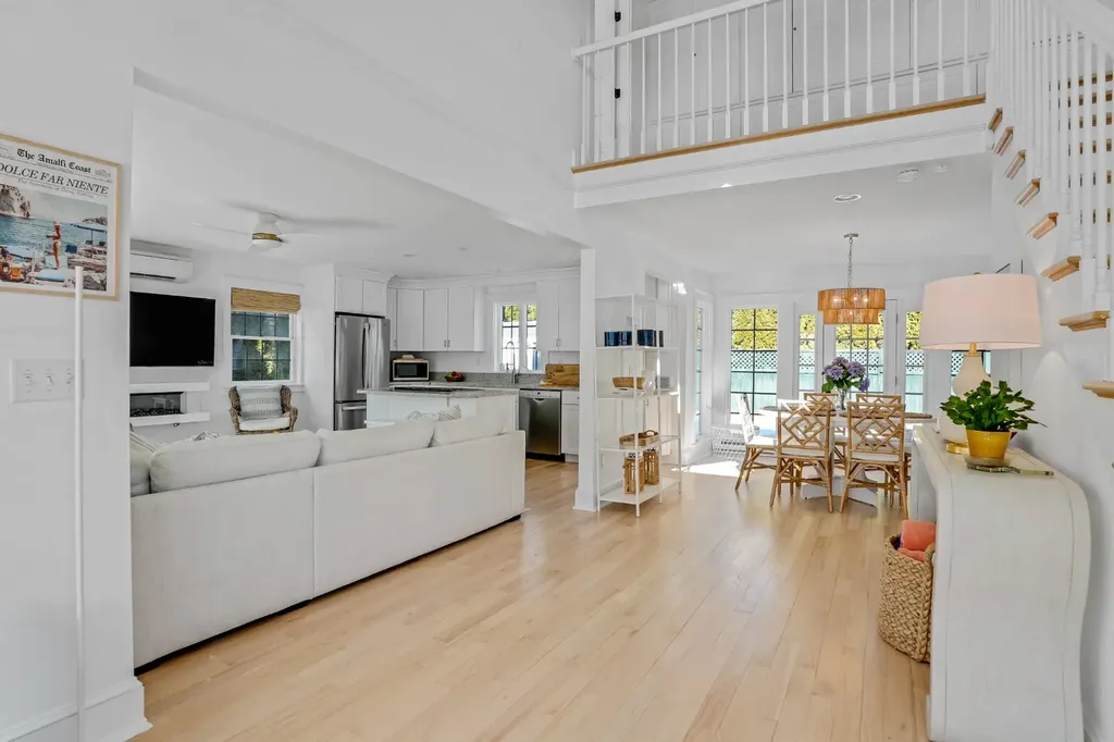 99 Cooke Street Edgartown MA 02539