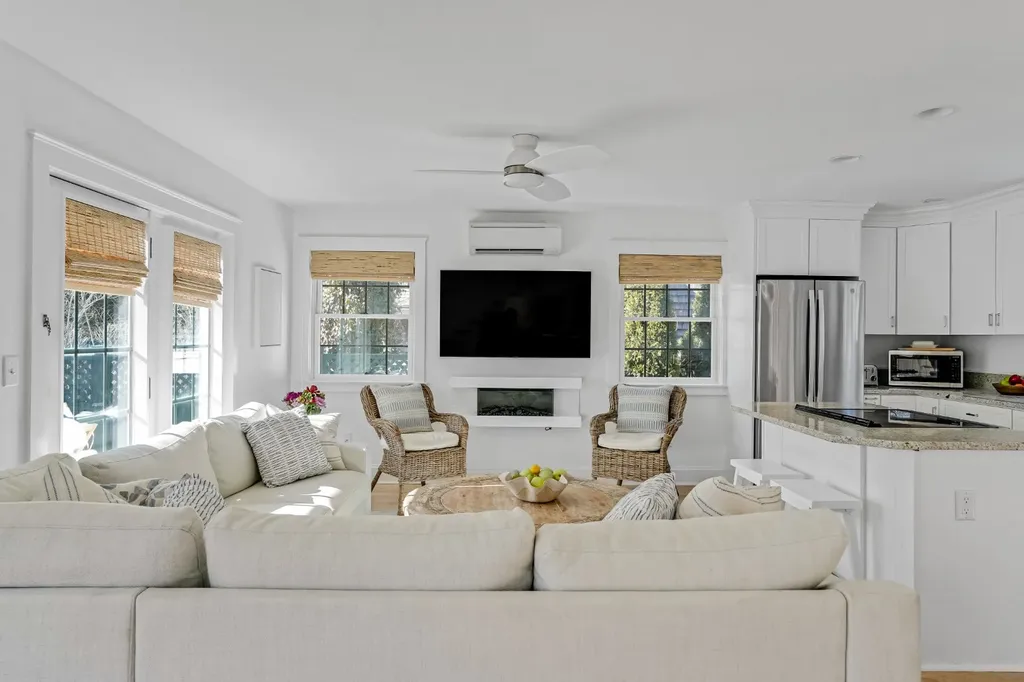 99 Cooke Street Edgartown MA 02539