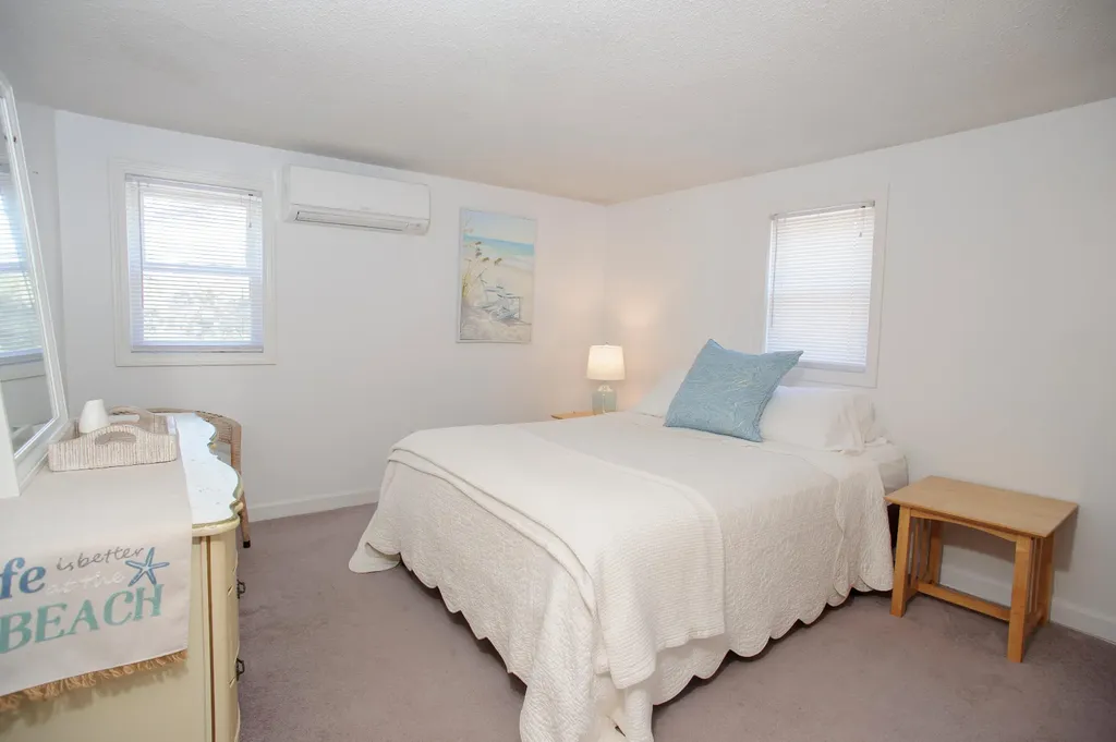 21 Schoolhouse Road Edgartown MA 02539
