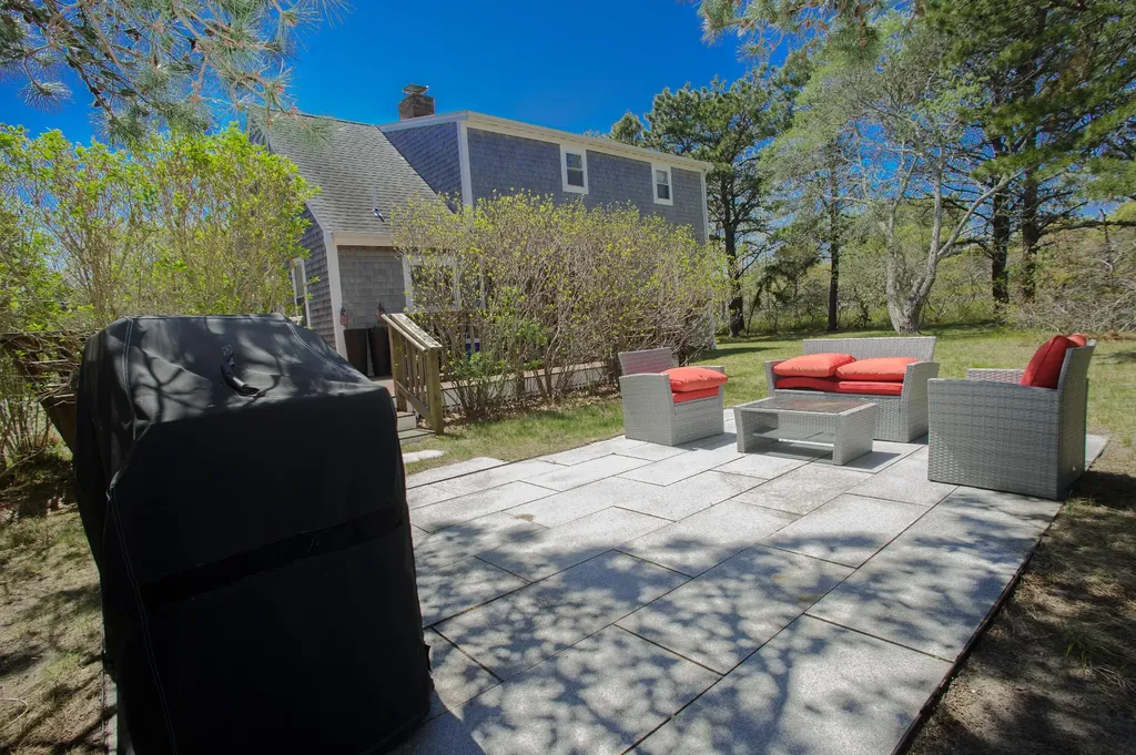 21 Schoolhouse Road Edgartown MA 02539