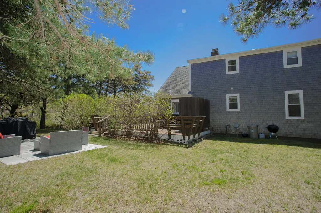 21 Schoolhouse Road Edgartown MA 02539