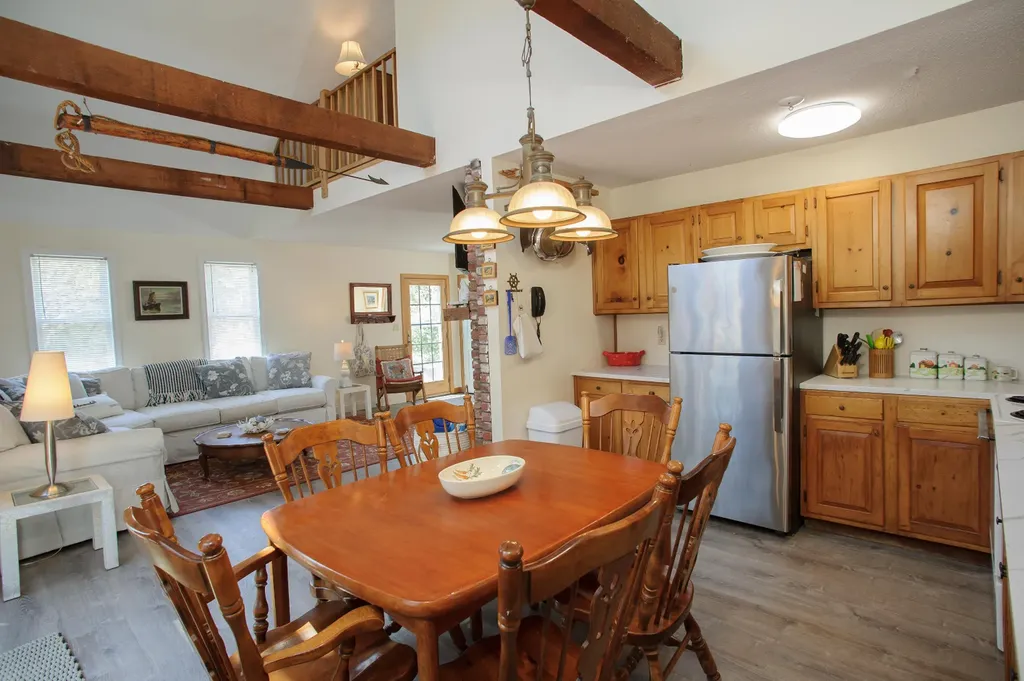 21 Schoolhouse Road Edgartown MA 02539
