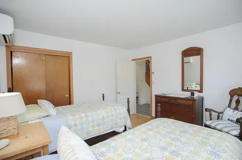 21 Schoolhouse Road Edgartown MA 02539