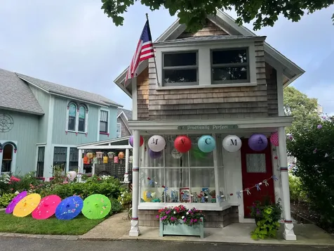 22 Montgomery Square Oak Bluffs MA 02557