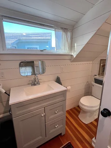 22 Montgomery Square Oak Bluffs MA 02557