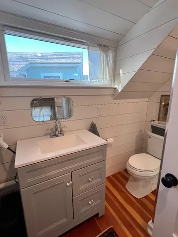 22 Montgomery Square Oak Bluffs MA 02557