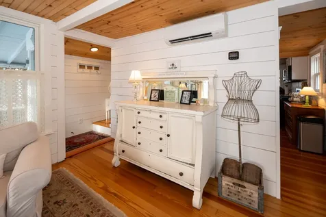 22 Montgomery Square Oak Bluffs MA 02557