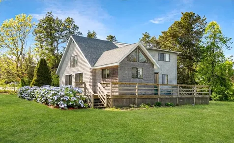 90 Schoolhouse Road Edgartown MA 02539