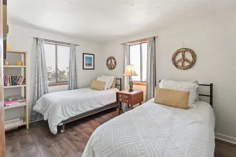 90 Schoolhouse Road Edgartown MA 02539