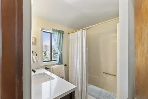 90 Schoolhouse Road Edgartown MA 02539
