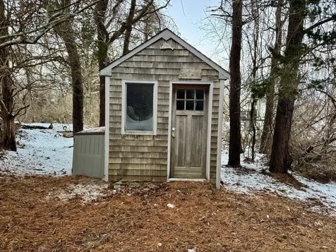 90 Schoolhouse Road Edgartown MA 02539