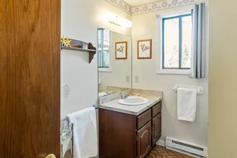 90 Schoolhouse Road Edgartown MA 02539