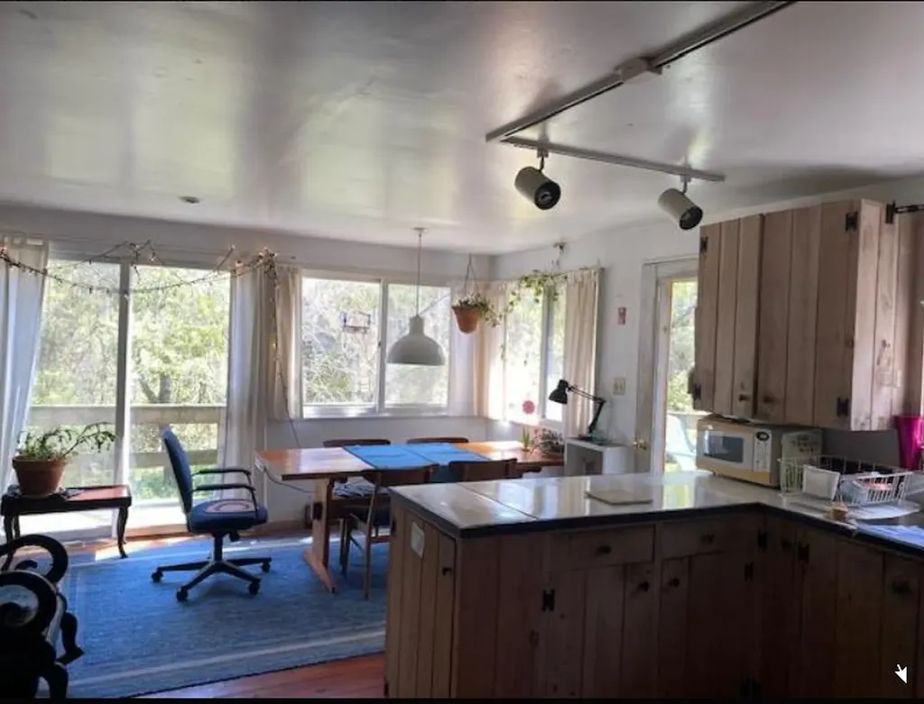 318 Lamberts Cove Road West Tisbury MA 02575