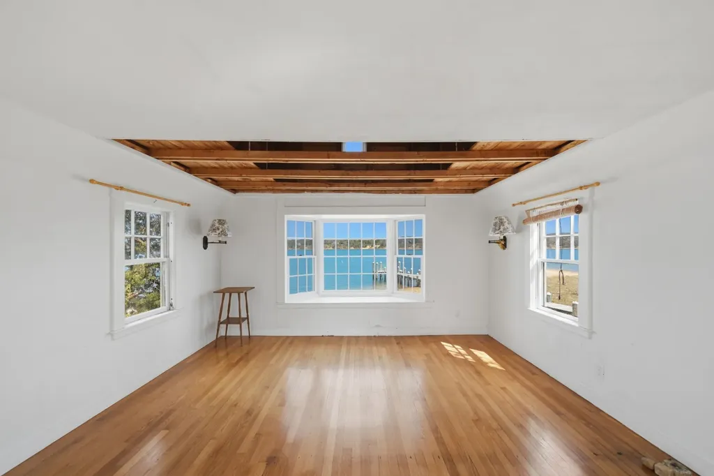 95 Hines Point Road Vineyard Haven MA 02568