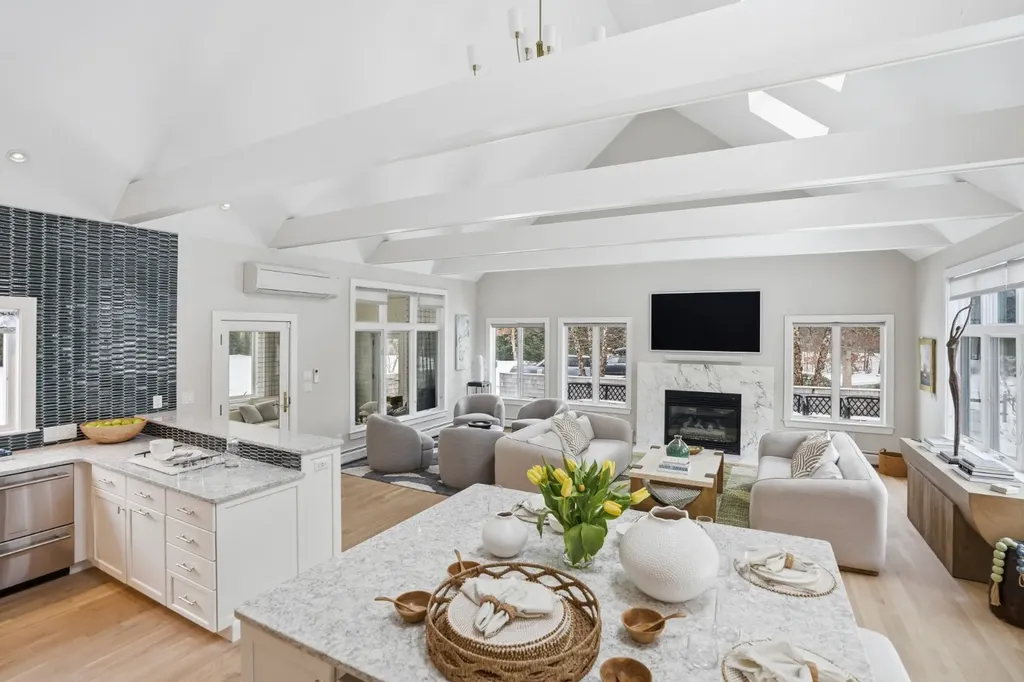 471 West Tisbury Road Edgartown MA 02539