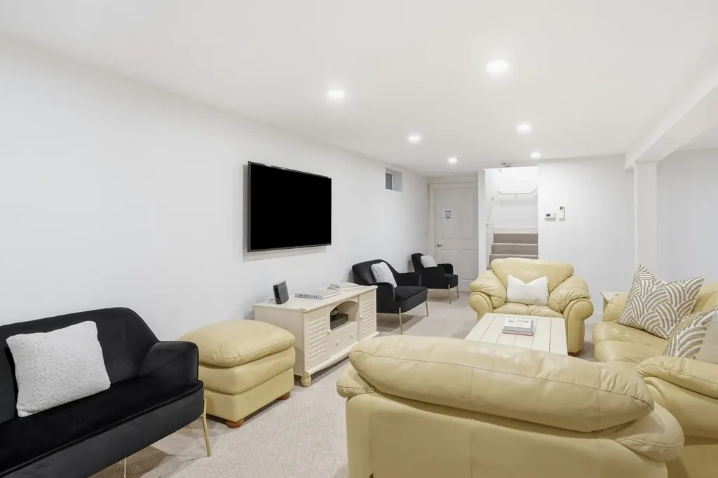 471 West Tisbury Road Edgartown MA 02539