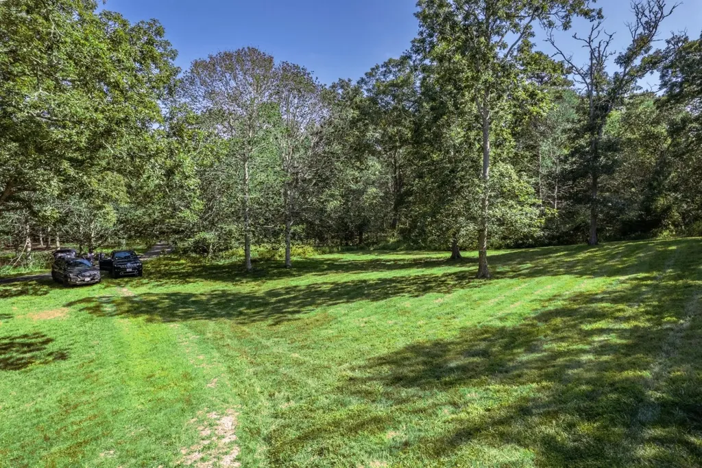 26 Flint Hill Road West Tisbury MA 02575