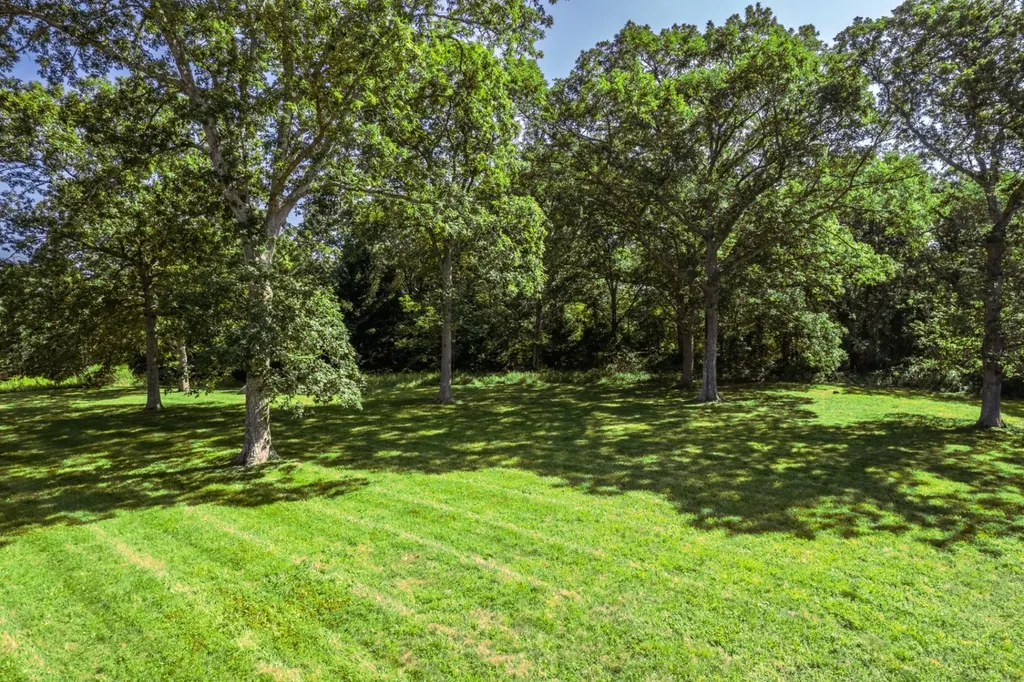 26 Flint Hill Road West Tisbury MA 02575