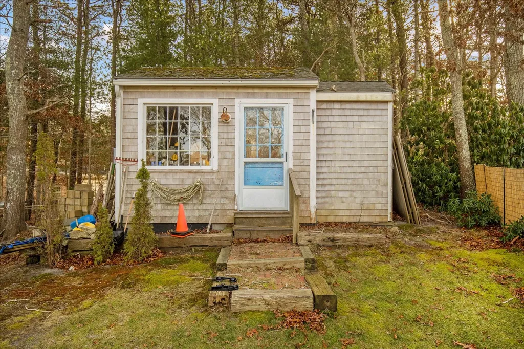 116 Franklin Terrace Vineyard Haven MA 02568