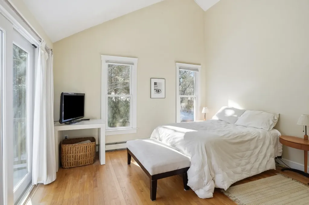 18 Wood Duck Way Oak Bluffs MA 02557