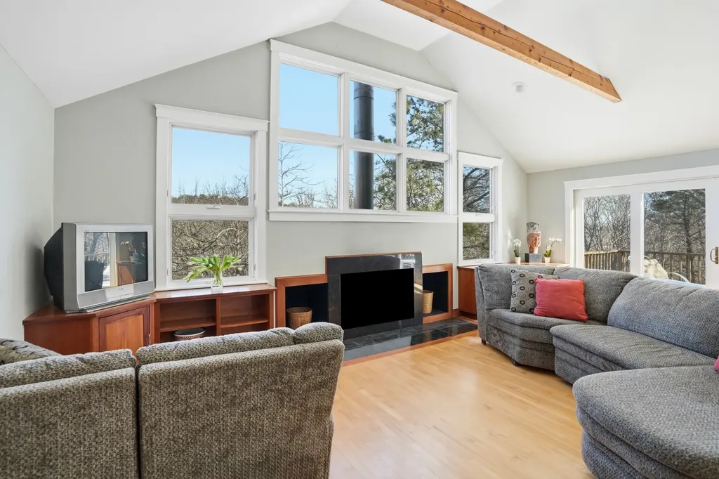 18 Wood Duck Way Oak Bluffs MA 02557